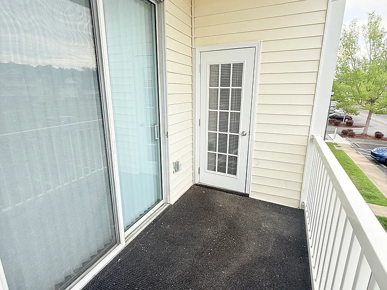 1306 River Oaks Dr #3F — Photo 14