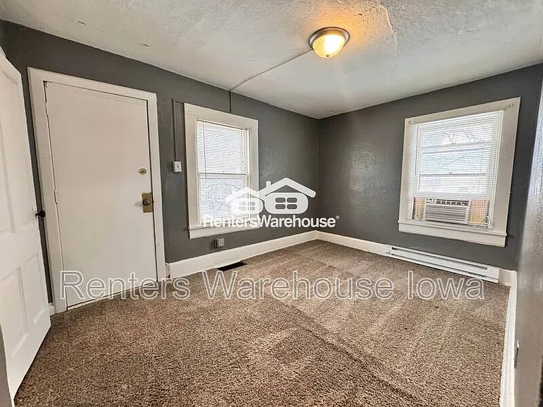 732 19th St #4 — Photo 7
