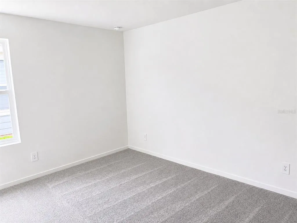 4 bed, 2.0 bath, 1600 sqft, $2,100 — Photo 2