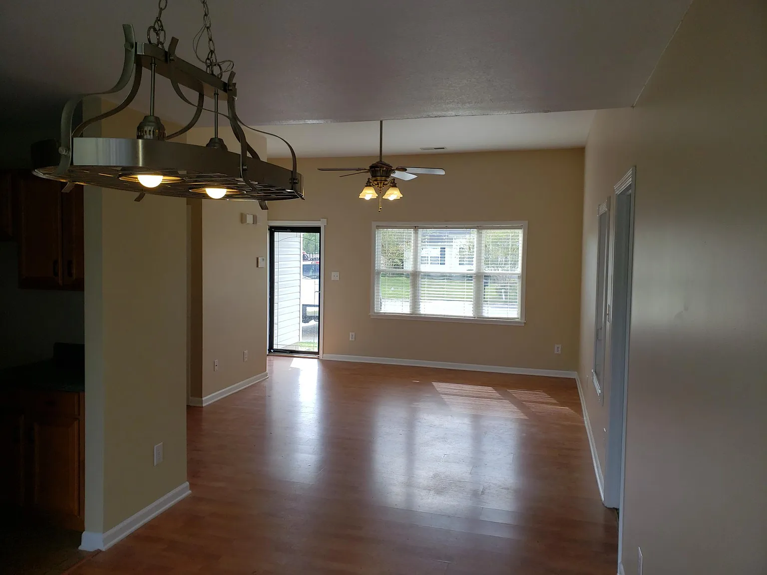 410 Kristin St — Photo 4