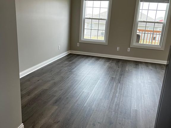 3rd image of 9004 Landon Ln