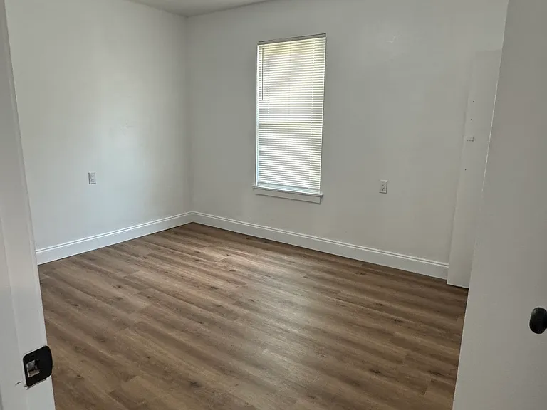 1848 73rd Ave — Photo 10