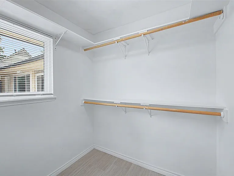 4034 Shady Springs Dr — Photo 21