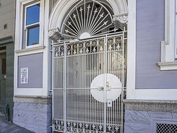 2nd image of 511-515 Vallejo St