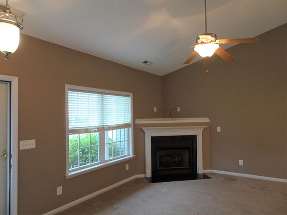 2nd image of 241 Bonanza Dr