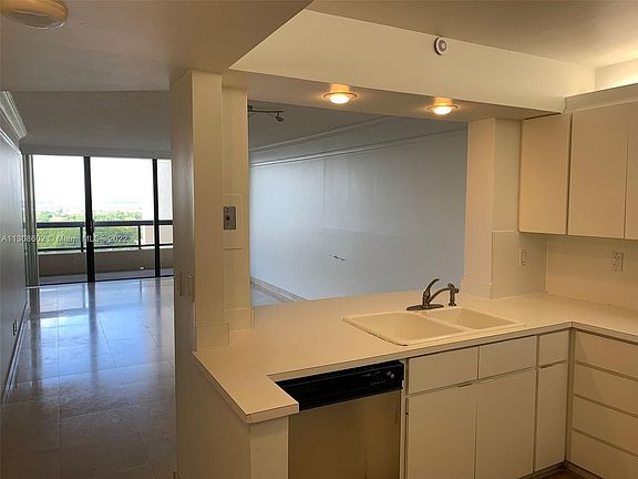3rd image of 2555 Collins Ave APT 2004