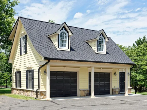 20084 Woodtrail Rd, Round Hill, VA 20141
