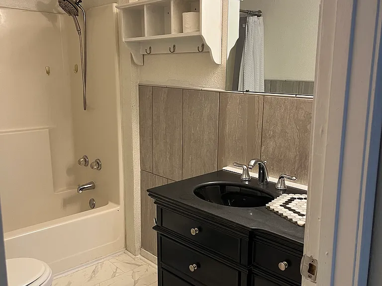 111 W Morse Ave — Photo 12
