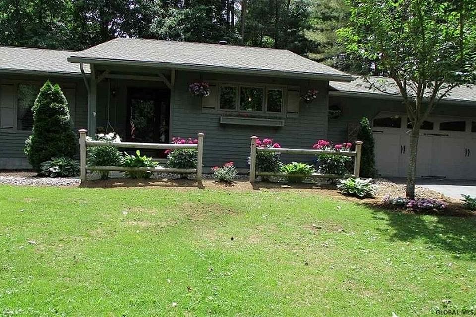 1st image of 69 Rolling Hills Dr