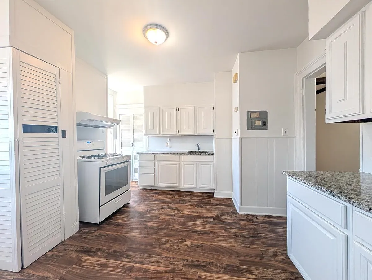 Building Photo - 148 South St #3