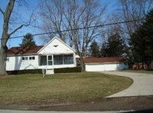 3252 Kelly Rd, La Salle, MI 48145