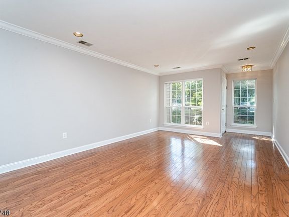 3rd image of 17 Clark Ct