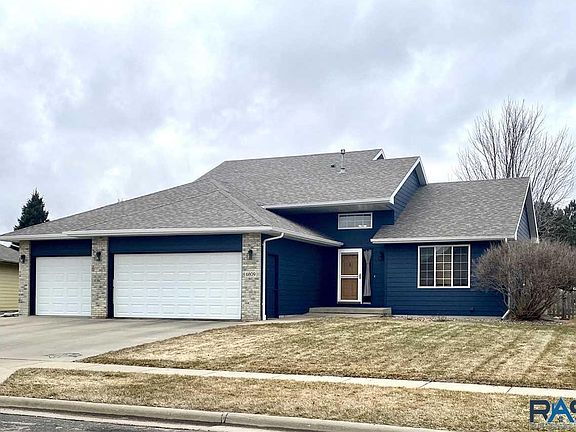 2nd image of 6809 S Avalon Cir