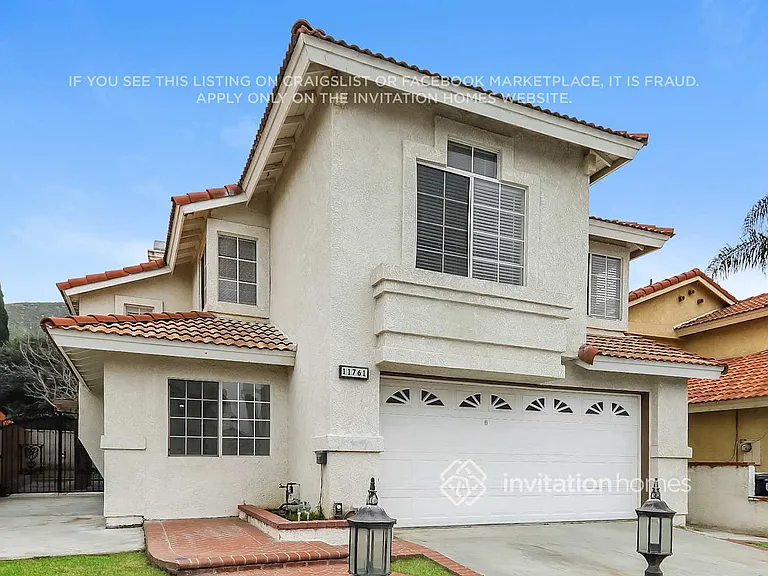 11761 Malagon Dr — Photo 2