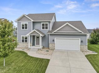 153 Luebke Ln, Oregon, WI 53575