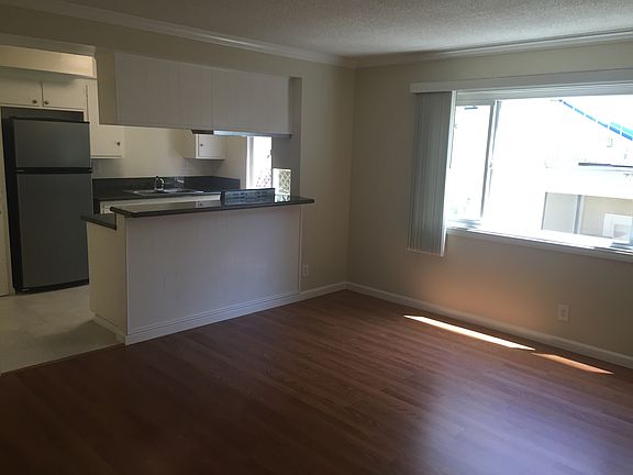 2nd image of 1522 Redondo Ave APT 16