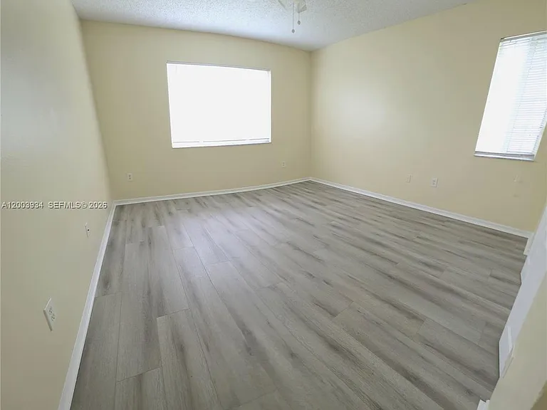 5051 Wiles Rd #201 — Photo 20