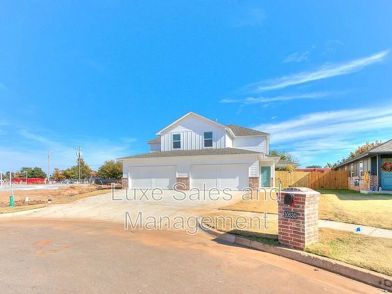 3 bed, 2.5 bath, 1265 sqft, $1,545 — Photo 3