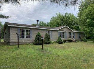 4267 E Porter Rd, Fruitport, MI 49415