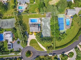 13 Sandys Ln, Remsenburg, NY 11960