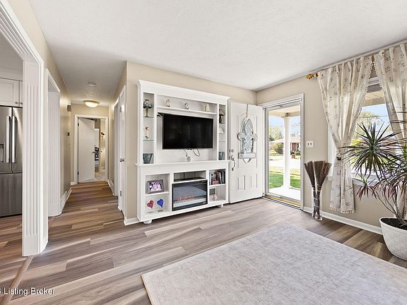 4th image of 2407 Roddy Rd