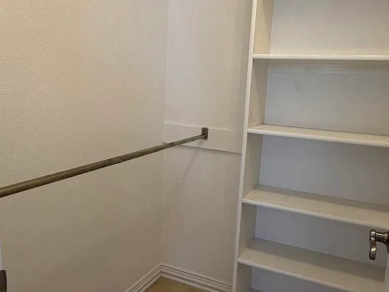 4 Warwick Ct — Photo 19