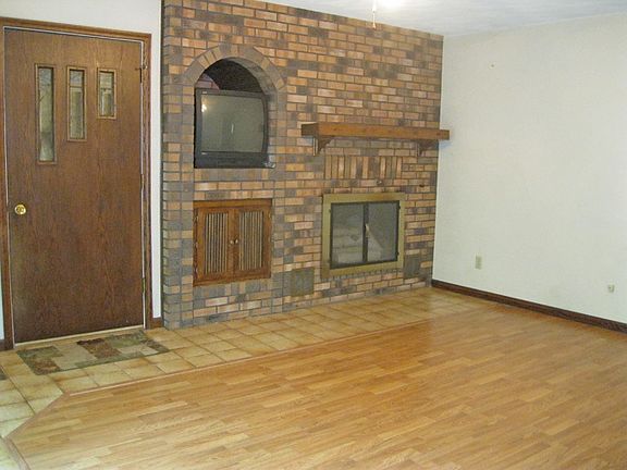 5th image of 10187 Eisenhower Dr