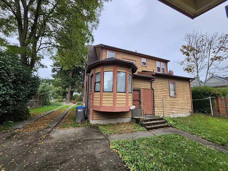 1909 Gregory Way — Photo 19