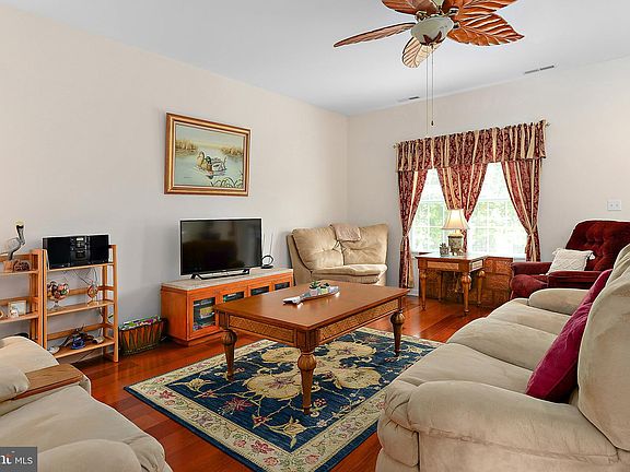 4th image of 192 Nina Ln