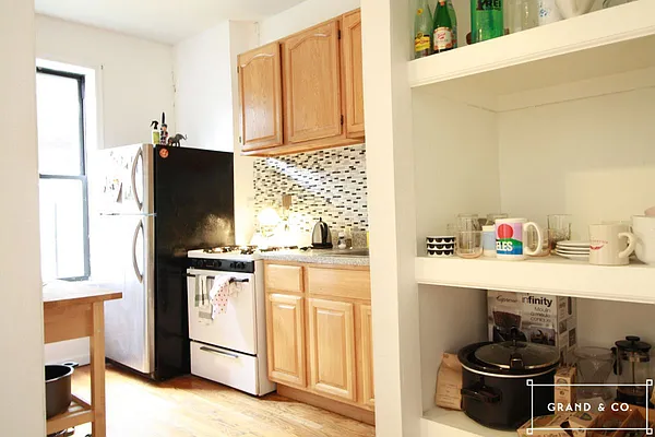 Rented by Grand & Co. | media 26