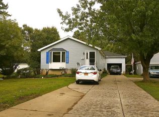 106 Richfield Rd, Williamsville, NY 14221