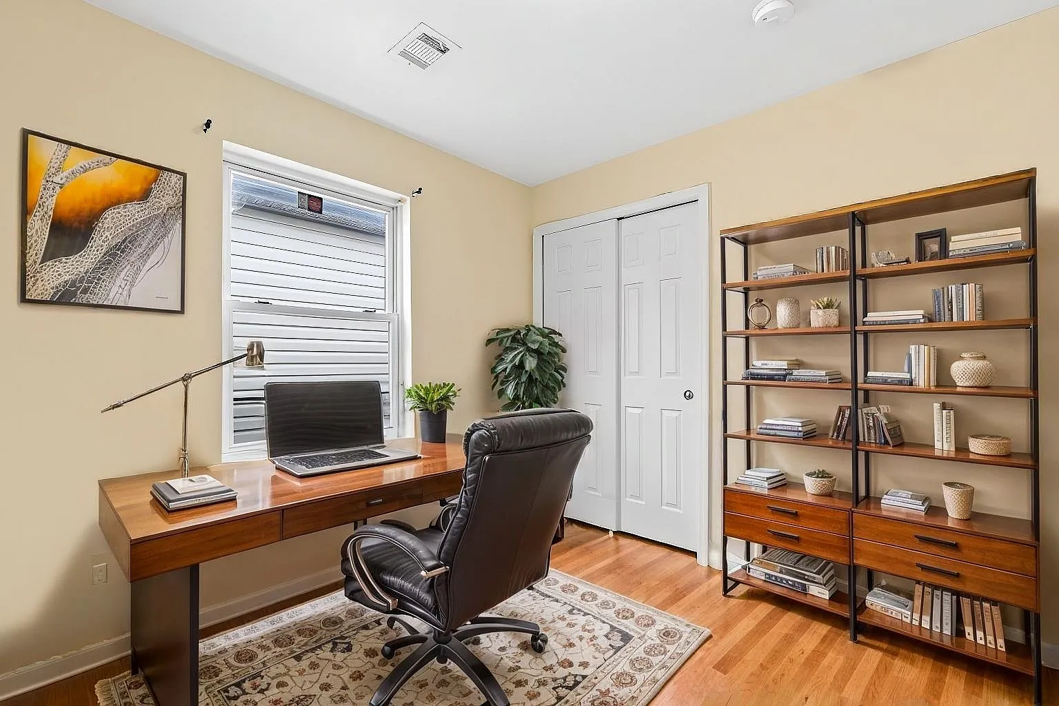 3 bed, 2.0 bath, 1200 sqft, $2,500 — Photo 4