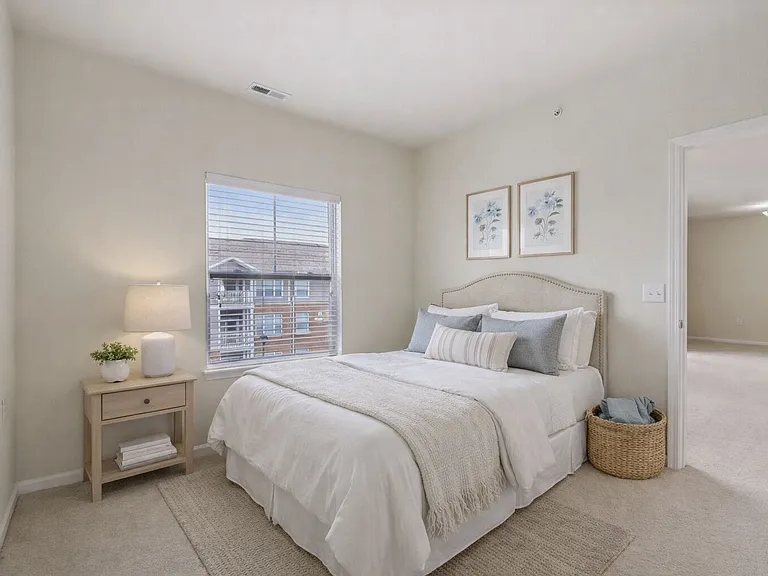 Burkart Crossing Apartments — Photo 16