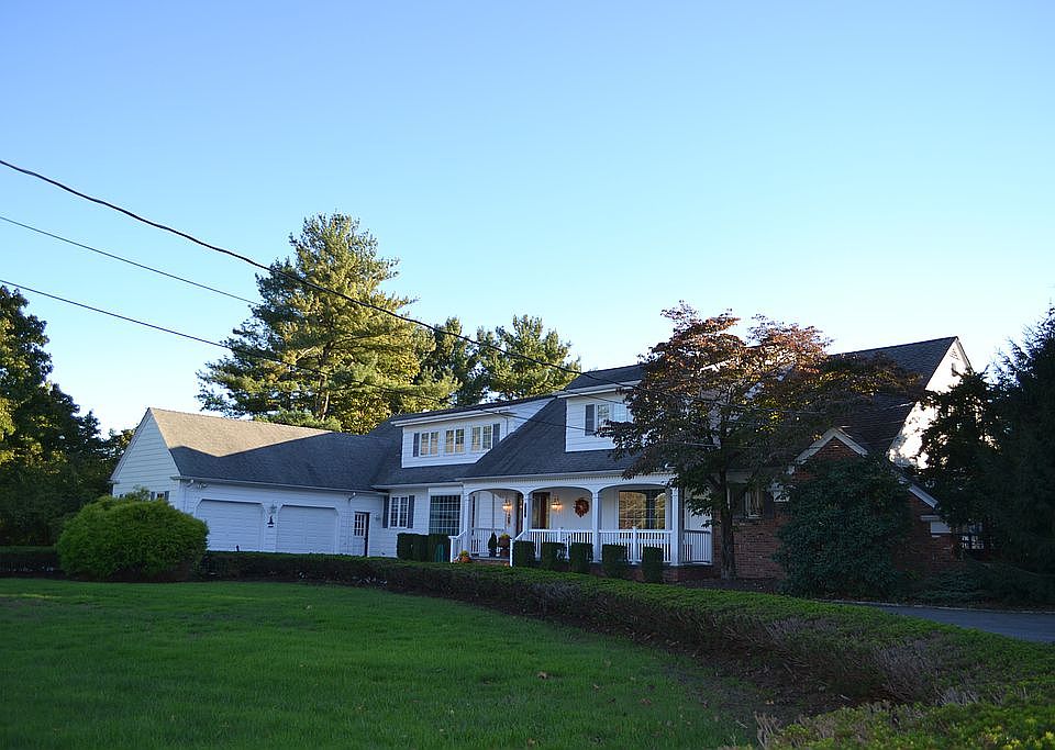 2nd image of 376 Longbow Dr