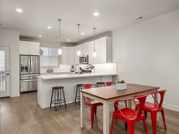 4th image of 1425 E Komenda Way