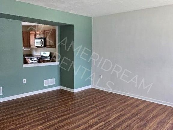 3rd image of 116 Edward St