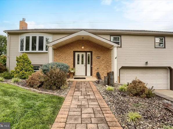 10 San Juan Dr, Mechanicsburg, PA 17055