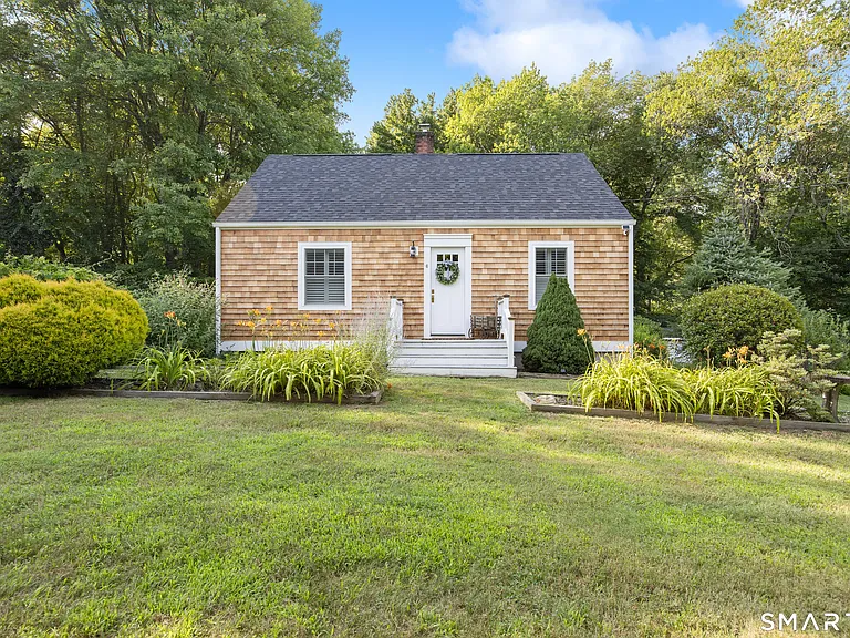 6 Bower Rd — Photo 1