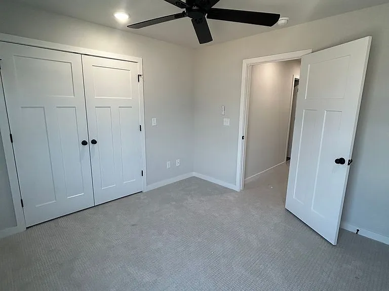 621-623 Cosmos St — Photo 20
