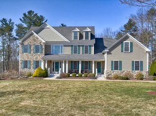 52 Settlers Ct, Bedford, NH 03110