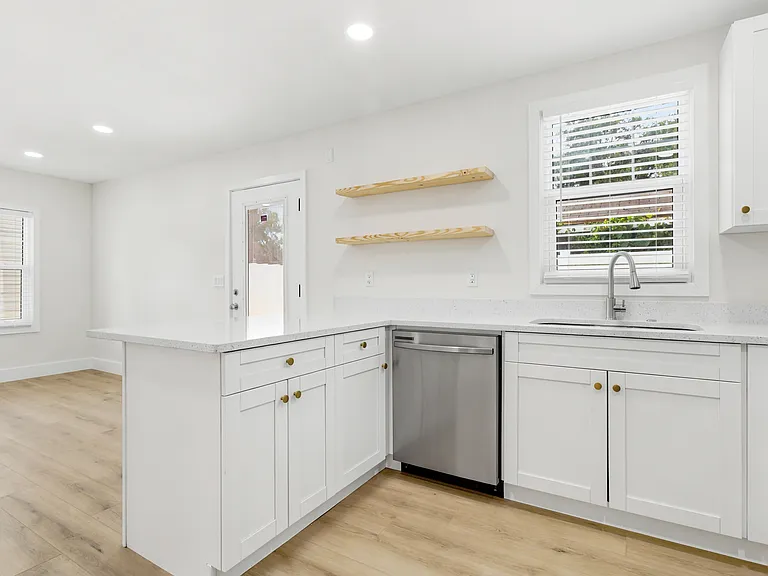 701 W Plaza Pl #C — Photo 12