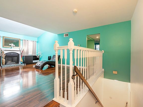5th image of 10508 Sunland Blvd Unit 7