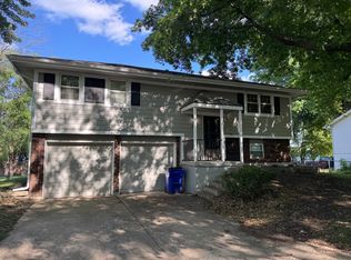 213 SE Crescent St, Lees Summit, MO 64063