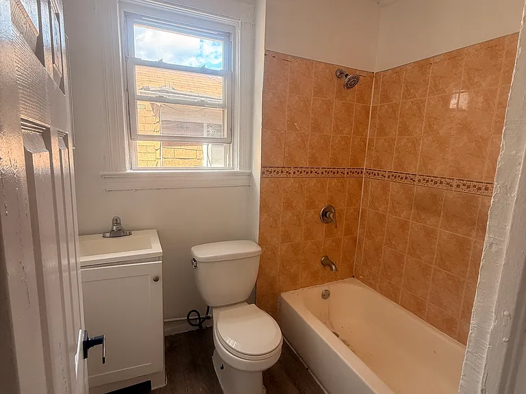 9 Ellington St #3 — Photo 4