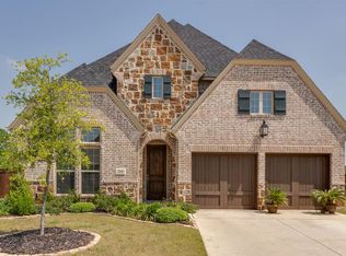318 Hill Creek Ln, Grapevine, TX 76051