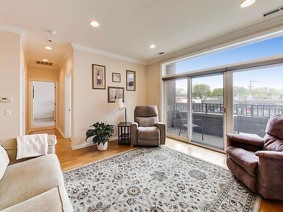 4th image of 2472 W Foster Ave APT 203