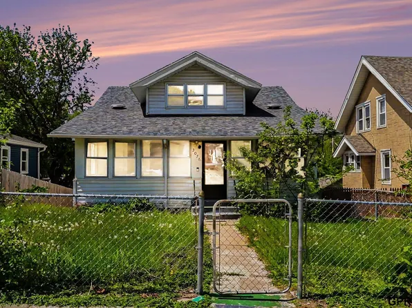 3076 S 34th St, Omaha, NE 68105