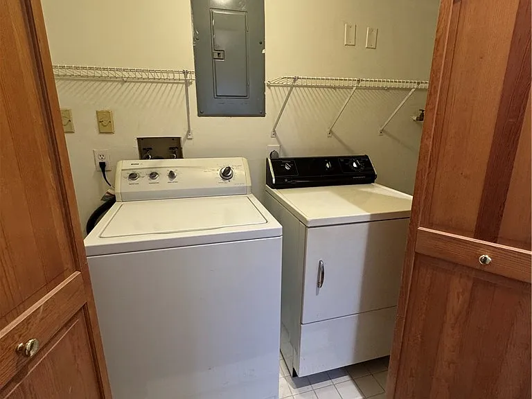 245 Willow Ct — Photo 11