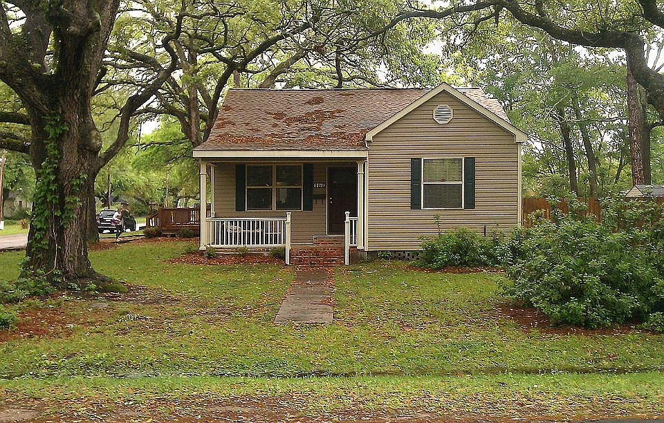1st image of 162 W Oak Ln