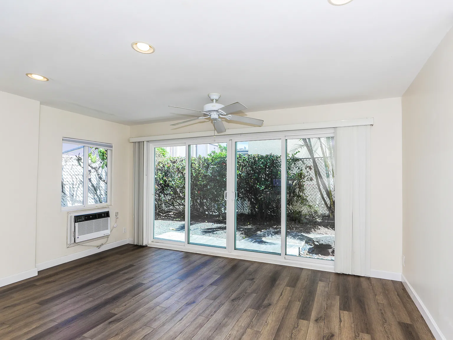 2 bed, 777 sqft, $3,100 — Photo 4